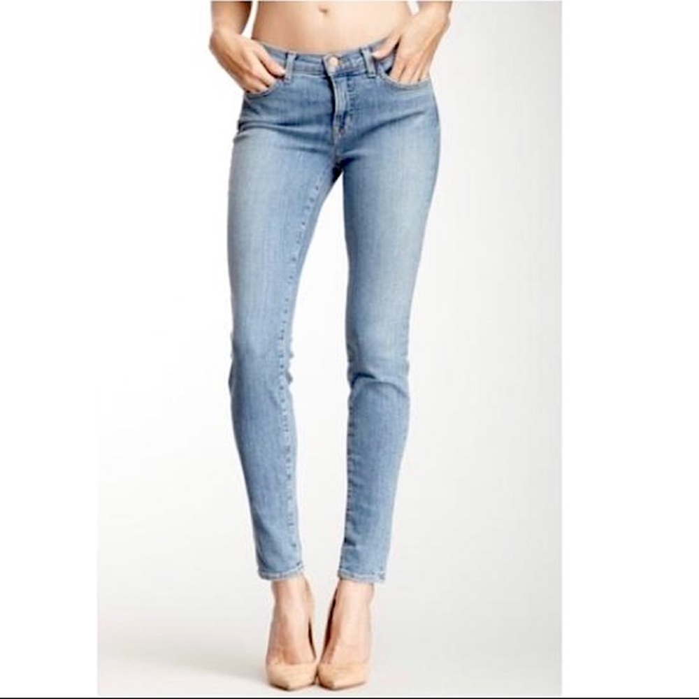 J Brand Skinny Leg Mid-Rise Jean in Coastal Size 24